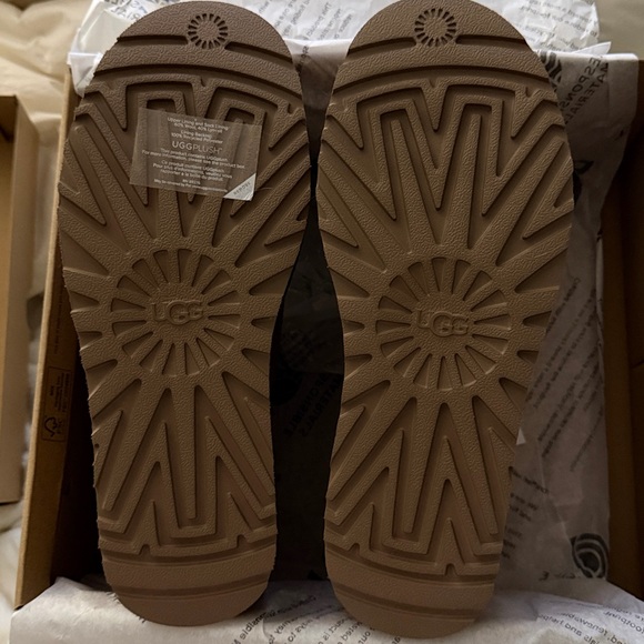 Brand New UGG Ultra Mini Platforms Classic in Chestnut Size 9 - Picture 4 of 5